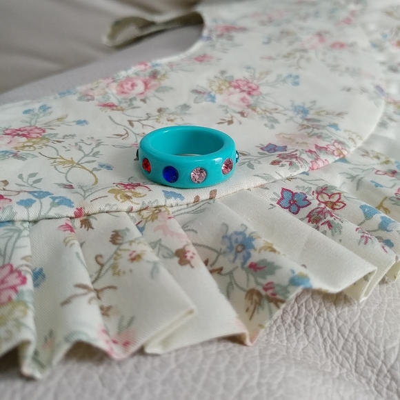 Resin multicoloured rhinestone ring in Turquoise - Picture 2 of 2